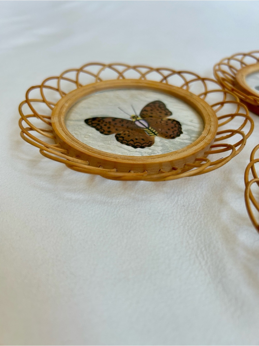Set of 5 Round Wicker Butterfly Coasters - Picture 4 of 4